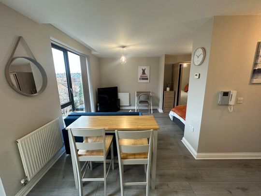 Studio Flat, Fletcher Court, NW9 - Photo 1