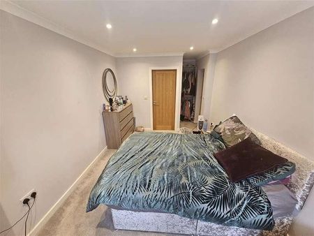 Queen Street,balderton, NG24 - Photo 3