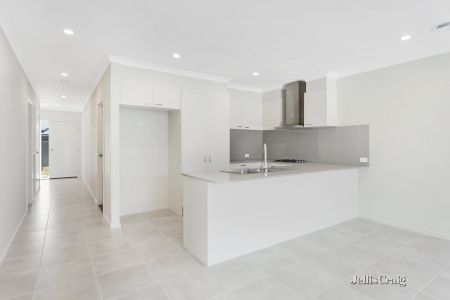 5 Liliane Place, Lake Gardens - Photo 3