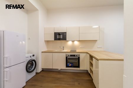 Pronájem bytu 1+kk v osobním vlastnictví 30 m², Praha 3 - Žižkov - Photo 2