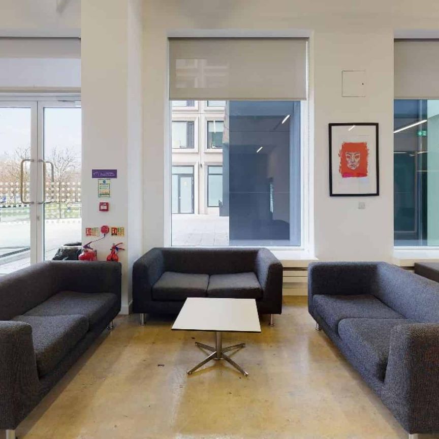 Silver Studio Deluxe - Photo 1