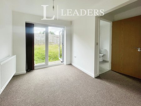 3 bedroom terraced house to rent - Photo 3