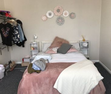 Charming 4BR Newtown Flat - Central WLG - Photo 6