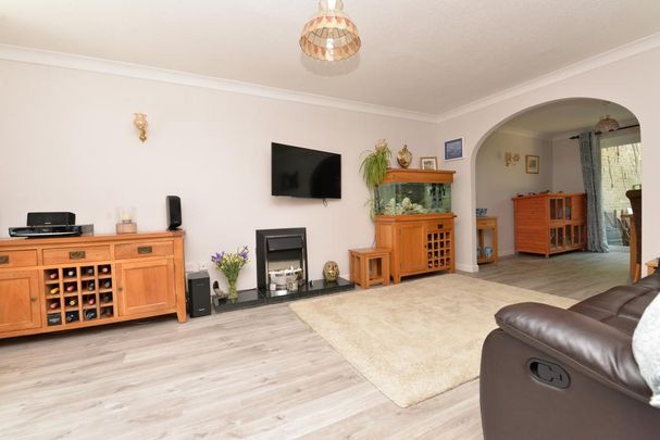 3 bedroom link detached house to rent - Photo 1