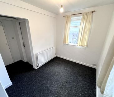 Flat 1 16 Hughenden Avenue, - Photo 5