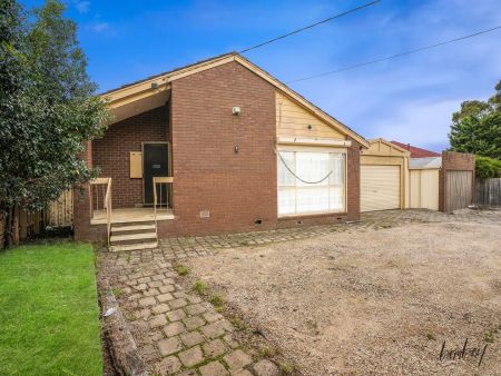 “Modern 4-Bedroom Home for Rent in Prime Craigieburn” - Photo 2