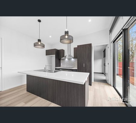 2/110 Cuthberts Road, Alfredton, Vic 3350 - Photo 5