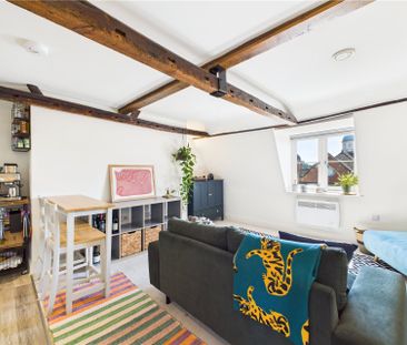 2 bedroom in London Road, Reading - Photo 2