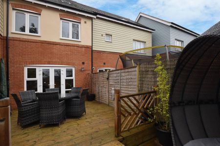 4 bedroom terraced house to rent - Photo 5