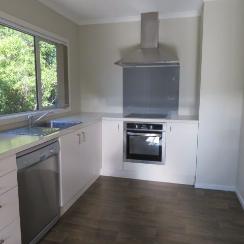 WAINUIOMATA LIVING - Photo 1