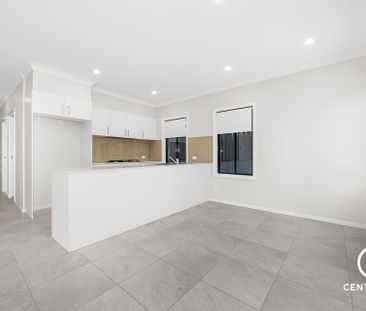 Modern Single Level Living in the Heart of Box Hill for Lease - Photo 2