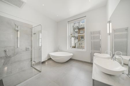 Traditional townhouse in the heart of Kensington - Photo 3