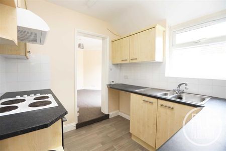 Somerton Avenue, Lowestoft - Photo 4