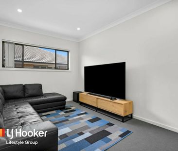 15 Weldon St, Oran Park - Photo 1