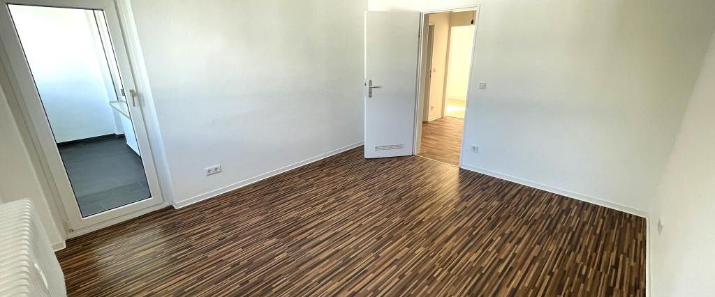 ***Familienfreundliche 4-Zimmer-Etagenwohnung mit Loggia in Wolfsburg*** - Photo 1