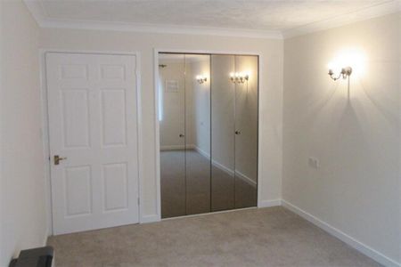 1 bedroom retirement property to rent - Photo 4