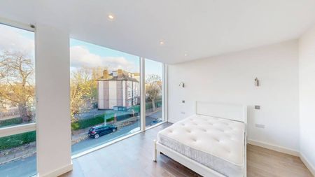 Modern terraced house - Photo 3