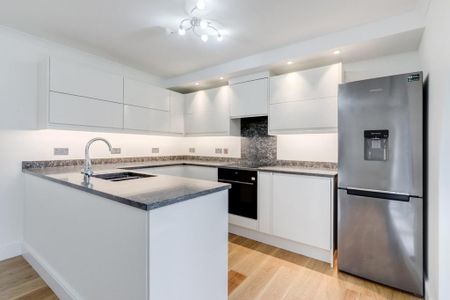 3 bedroom flat to rent - Photo 2