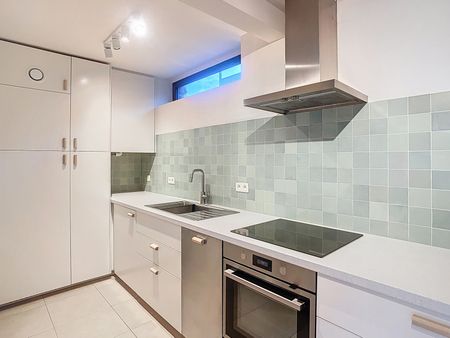 Volledig gerenoveerd 1 slaapkamer appartement op top locatie! - Foto 2