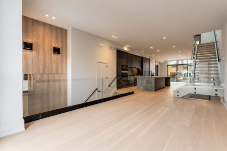 For Lease - 46B Lunness Road, Toronto, Ontario - Photo 3