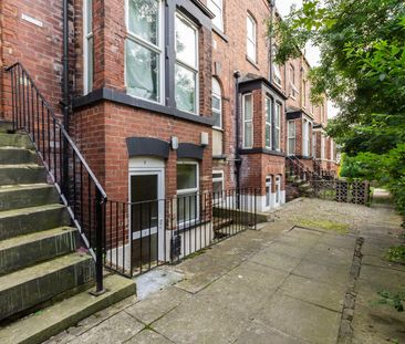 5 WINSTANLEY TERRACE Leeds - LS6 1DS - Photo 1