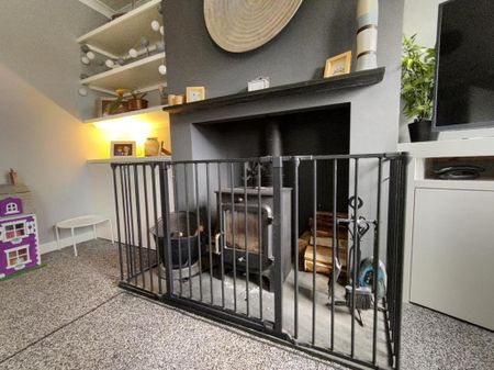 3 bedroom detached house to rent - Photo 3