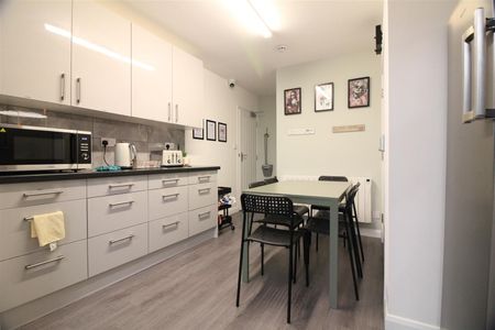 Kingsway, Hayes - Photo 5