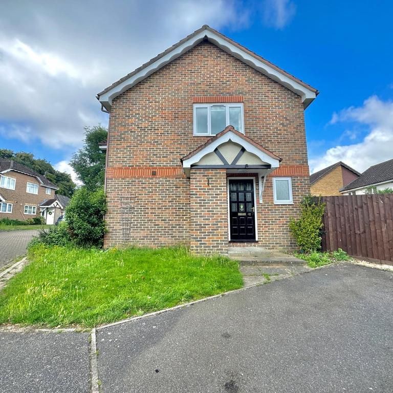 4 bedroom detached house to rent - Photo 1