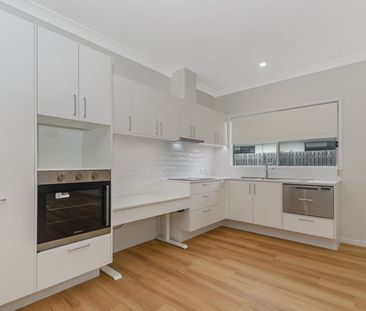 Brand New Modernised Family Home - Photo 3
