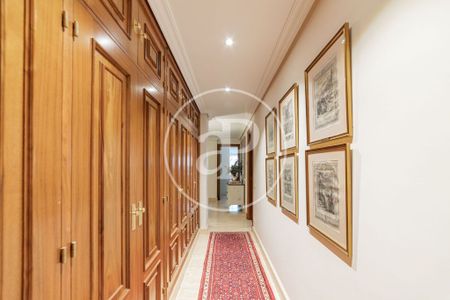 Luxury Flat for rent in Madrid, Spain - Photo 2