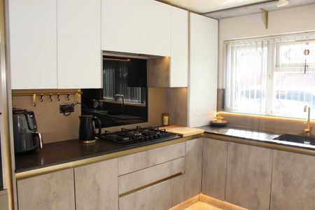 3 bedroom terraced house to rent - Photo 2