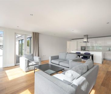 3 bedroom flat to rent - Photo 1