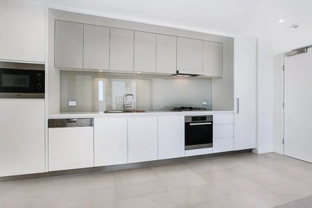 Modern Luxury in Convenient Locale - Photo 5