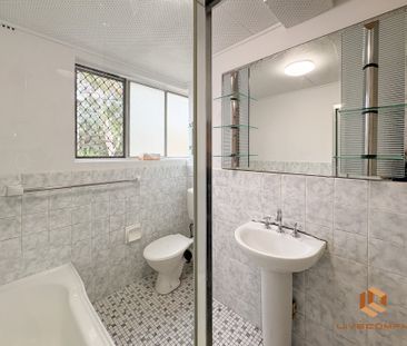 Strathfield - Photo 2