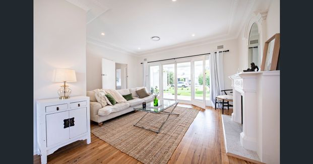 Immaculate Renovated Cottage - Photo 1