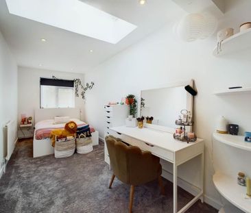 4 bedroom detached house to rent - Photo 3
