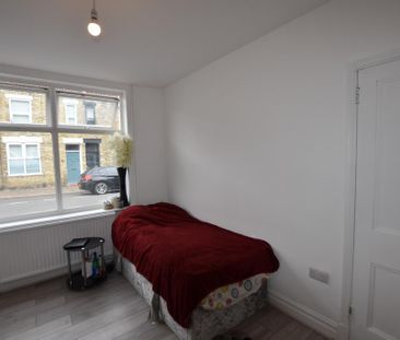 3 bedroom end of terrace house to rent - Photo 5