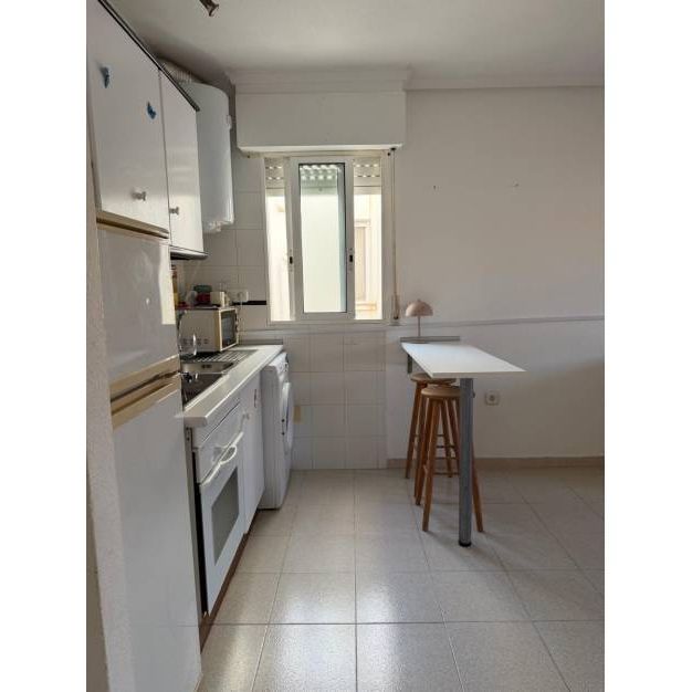 An ideal apartment for long-term rental in Torrevieja. - Foto 1