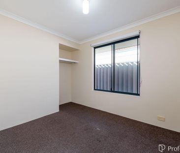 Spacious Family Living with Room to Entertain - Photo 4