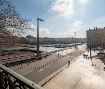 Appartement meublé vue Saône et Palais de Justice - Photo 4