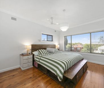 Stylish mid-century gem - Photo 4