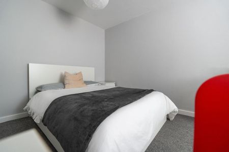 2 bedroom flat to rent - Photo 5