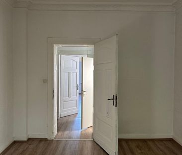 Charmante 2- Zimmer Altbauwohnung in Bahnhofsnähe zu vermieten! - Foto 1