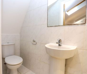 2 Bed End Terrace, Chiswick High Road, W4 - Photo 5