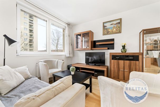 Pronájem bytu 2+kk 65 m², Hnězdenská 735, Praha - Photo 1