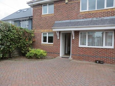 Bedroom Detached House In Winton, BH9 - Photo 5