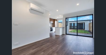 Modern 3 Bedroom Townhouse! - Photo 5