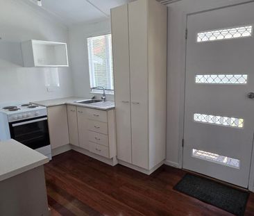 Well Maintained 2 Bedroom Unit - Photo 5