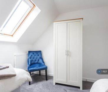 3 bedroom penthouse to rent - Photo 5