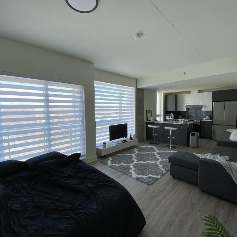 Grand studio lumineux a laval chomedey, - Photo 1